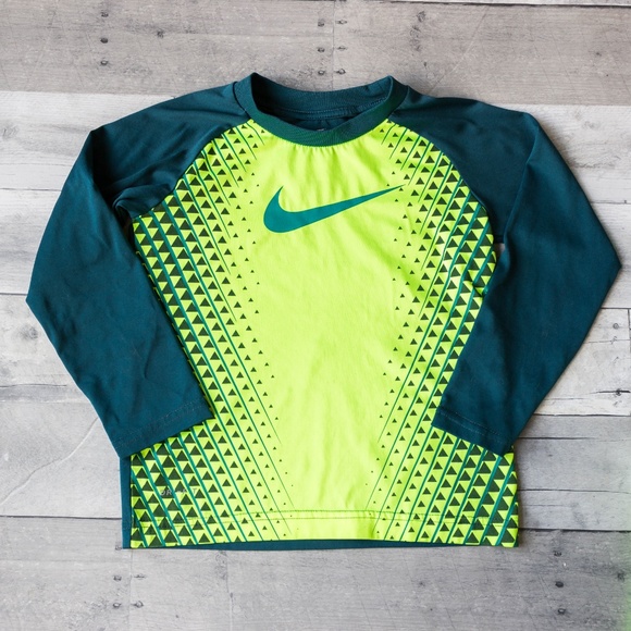 Bundle Of Two Boys Nike Dri-Fit Shirts - Picture 5 of 7